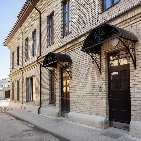 Spacious Cozy Studio, 3a *