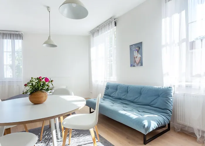 Spacious Cozy Studio, 3a *